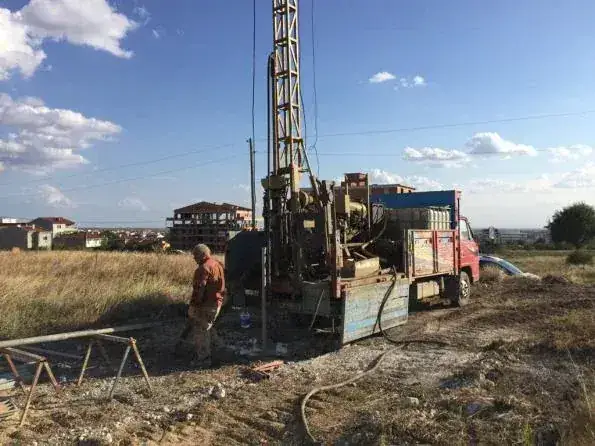 Kırklareli Çim Hokeyi Sahası ve Soyunma Odaları zemin ve temel etüdü sondaj çalışması